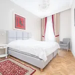 Forums Boutique מלון ריגה