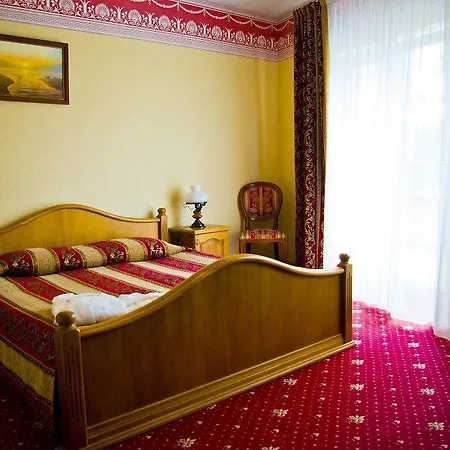 Forums Boutique Szálloda 4*