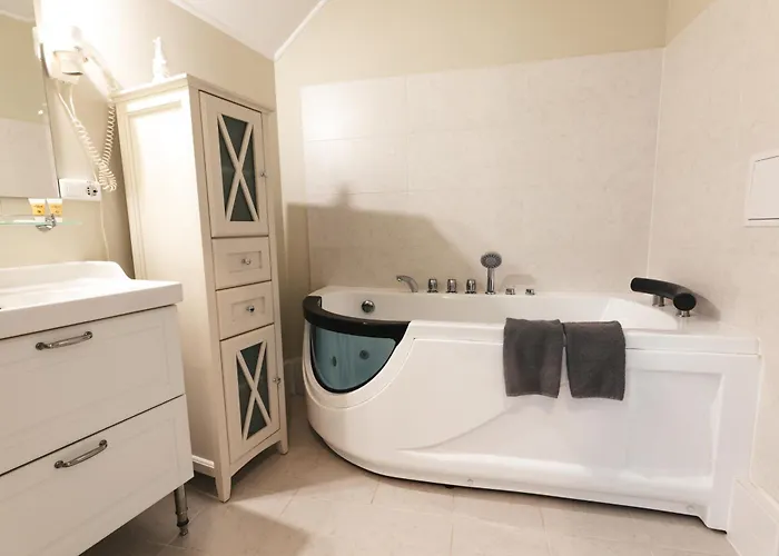 Forums Boutique Szálloda 4*